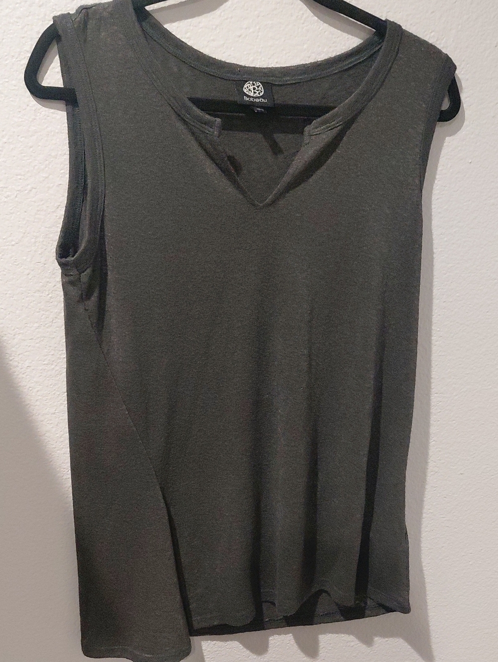 bobeau Olive Green Sleeveless V-Notch Tank Top